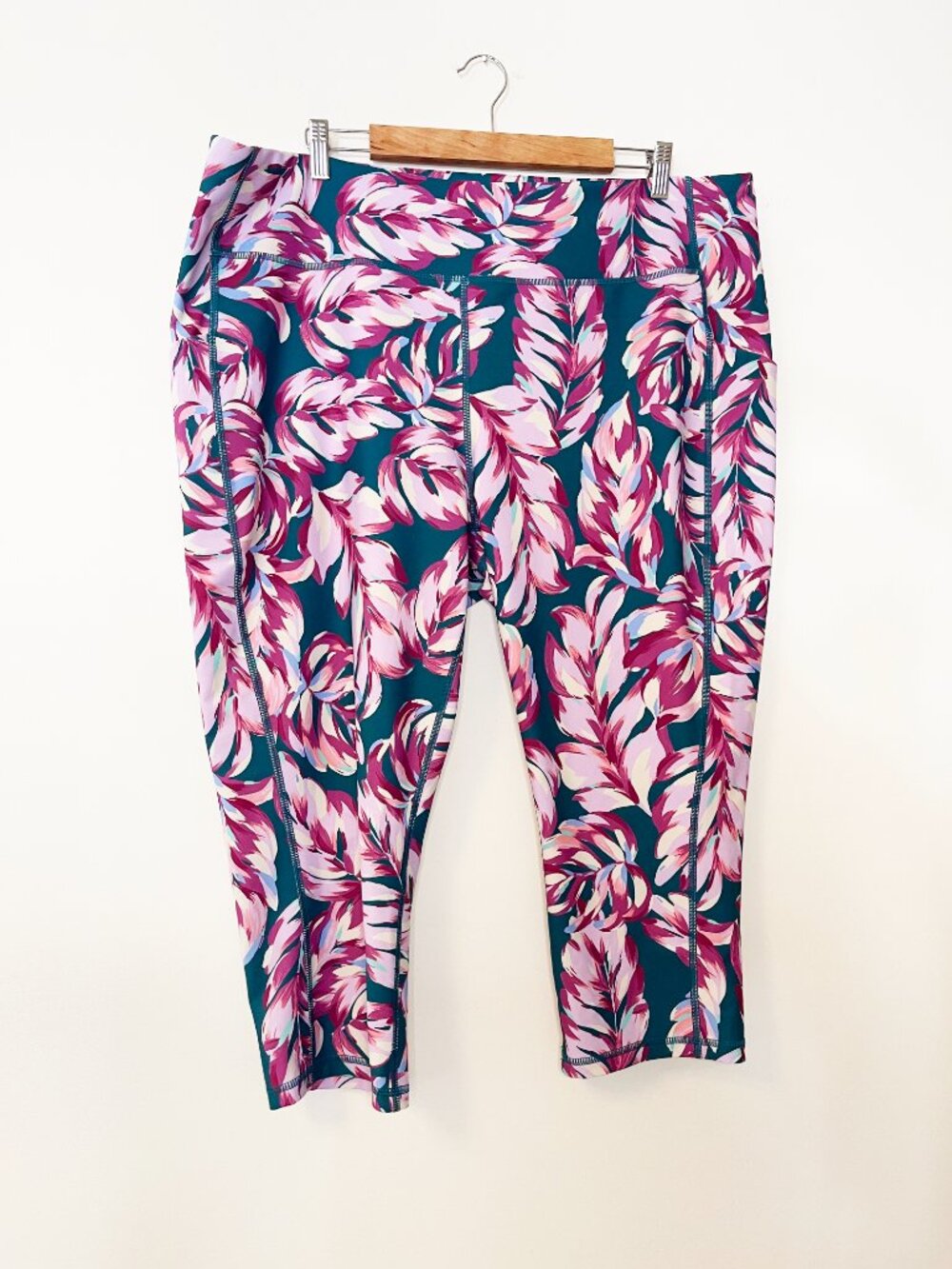 Tek Gear Ultrastretch Floral Capri Leggings Teal Pink Plus Size 3X Pockets